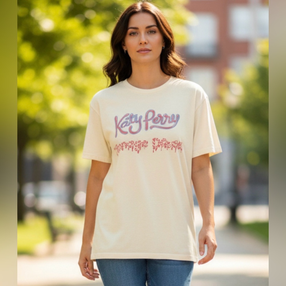 Katy Perry Teenage Dream Peppermint Candy Cane Logo Graphic T-shirt Size M